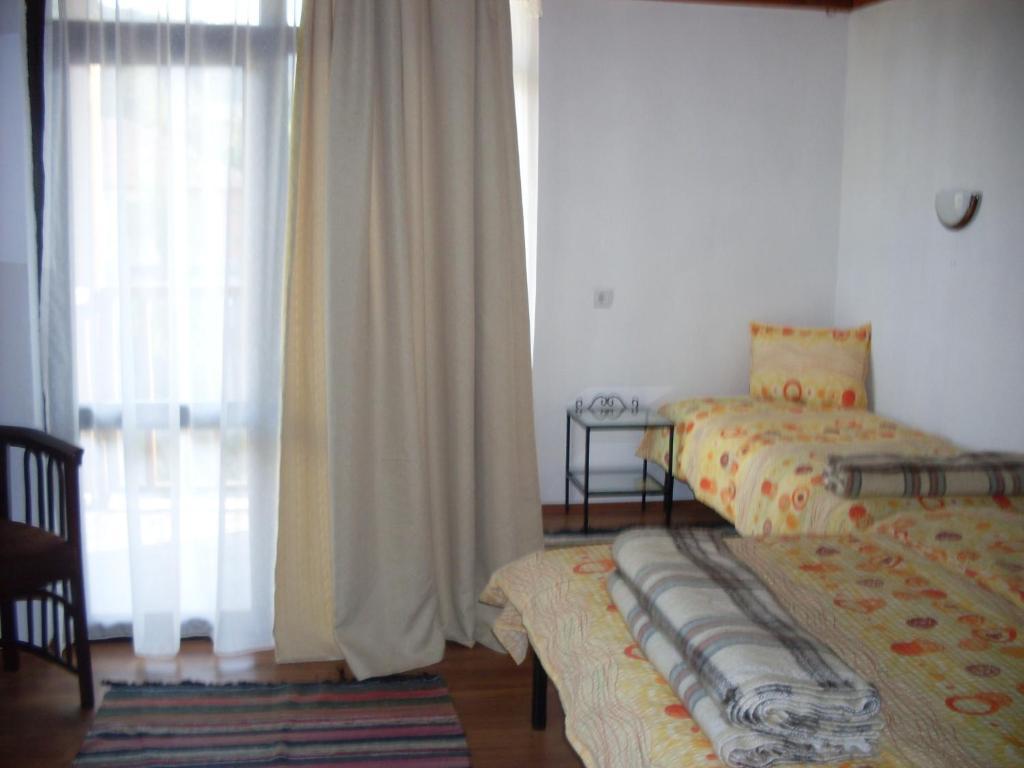 Tsutsovi House Hotel Kalofer Kamer foto