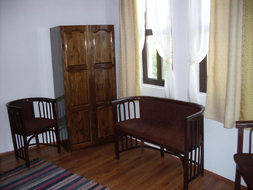Tsutsovi House Hotel Kalofer Kamer foto
