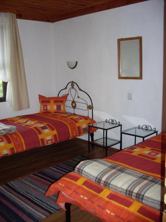Tsutsovi House Hotel Kalofer Kamer foto