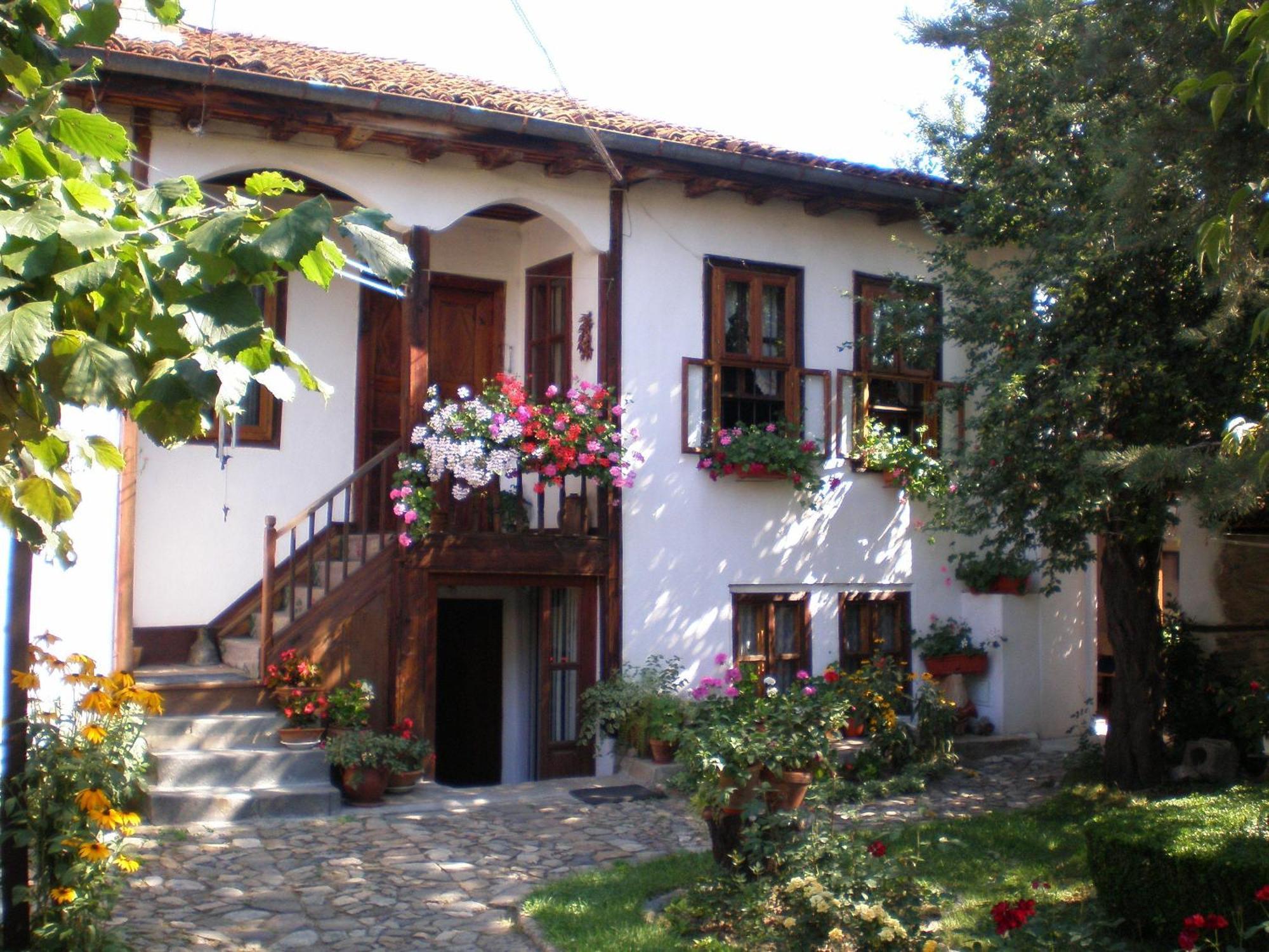 Tsutsovi House Hotel Kalofer Buitenkant foto
